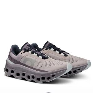 On Running Cloud Monster ‘Pearl Arctic’ size 9